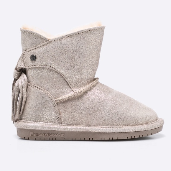 New Bearpaw Boots (5 youth/~7 women) - Picture 2 of 6